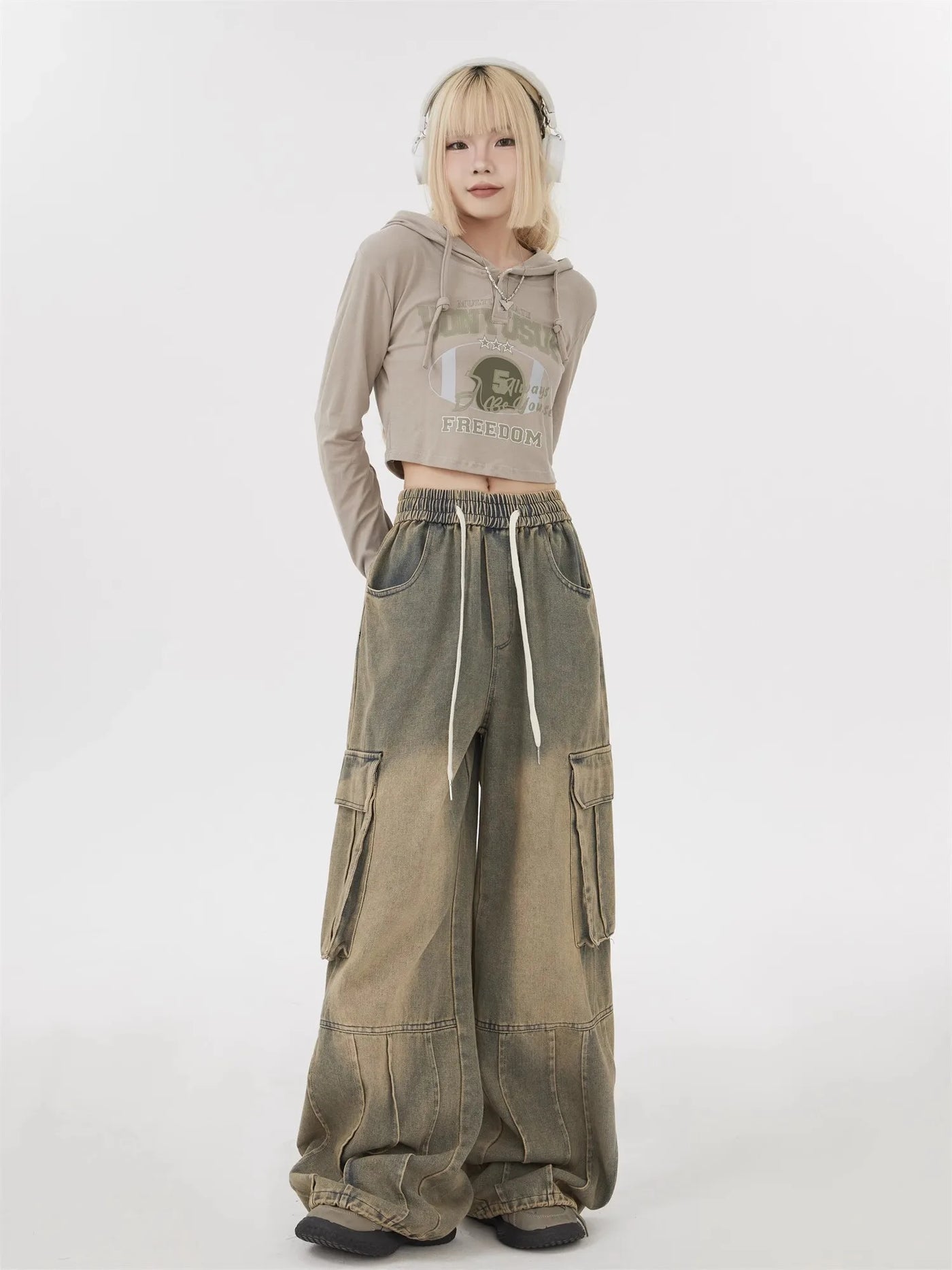 Women's High-Waisted Cargo Jeans - Wide Leg Denim Pants