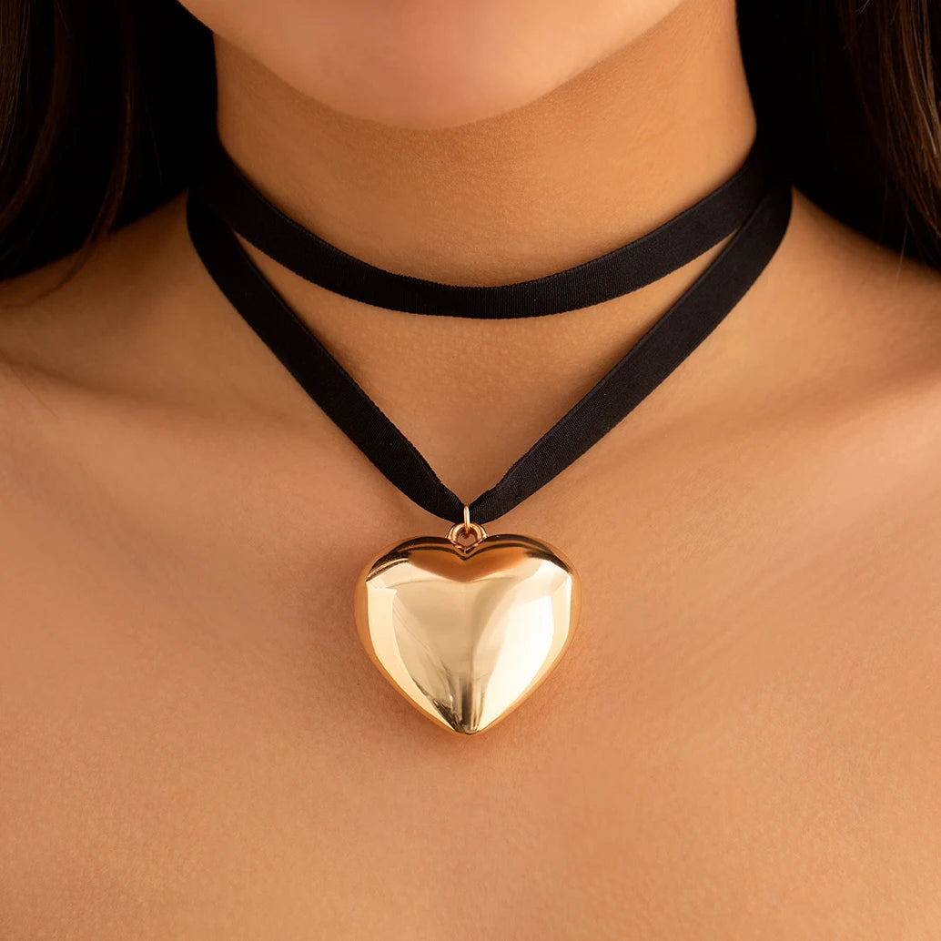 Oversized Heart Pendant Choker Necklace - Multilayer Gothic Velvet Statement Jewelry
